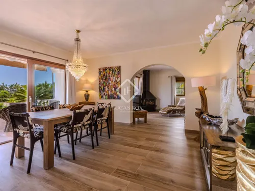 4 Bedrooms House / Villa in San Jordi