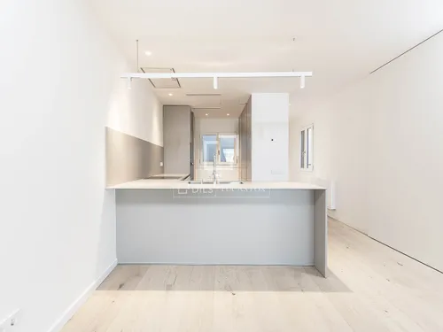 2 Bedrooms Apartment in Rambla Catalunya