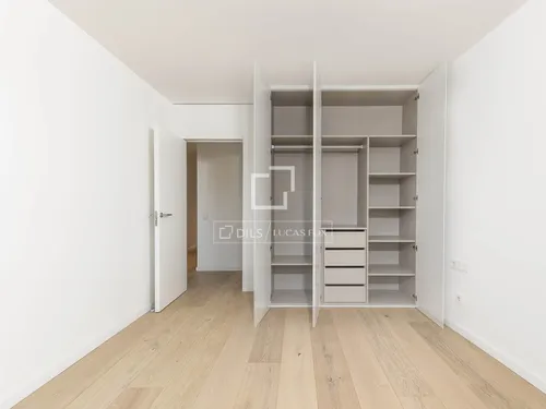 2 Bedrooms Apartment in Rambla Catalunya