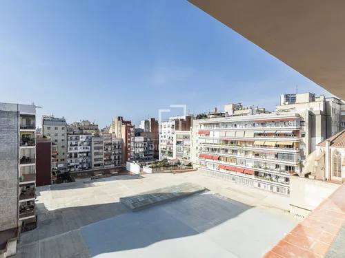 2 Bedrooms Apartment in Rambla Catalunya