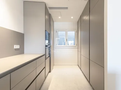 2 Bedrooms Apartment in Rambla Catalunya