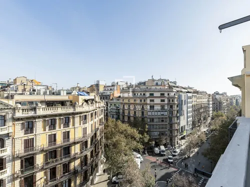2 Bedrooms Apartment in Rambla Catalunya