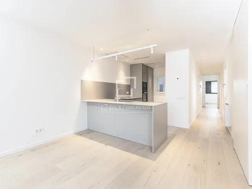 2 Bedrooms Apartment in Rambla Catalunya