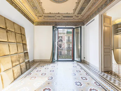 3 Bedrooms Apartment in Consell de Cent