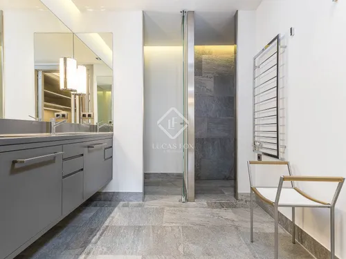 3 Bedrooms Apartment in Consell de Cent