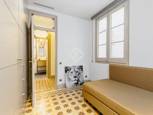 3 Bedrooms Apartment in Consell de Cent