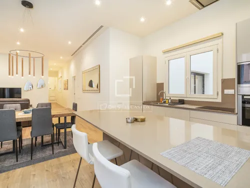 4 Bedrooms Apartment in Via Laietana