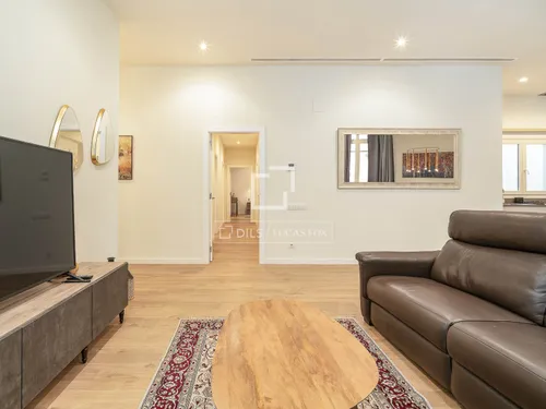 4 Bedrooms Apartment in Via Laietana