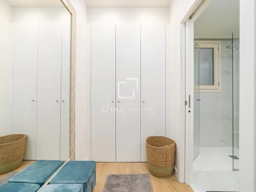 4 Bedrooms Apartment in Via Laietana