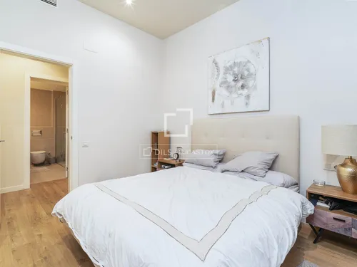 4 Bedrooms Apartment in Via Laietana