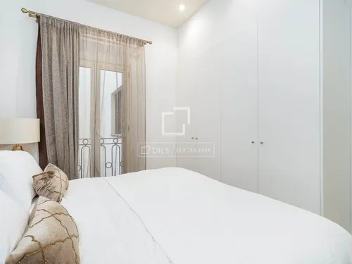 4 Bedrooms Apartment in Via Laietana