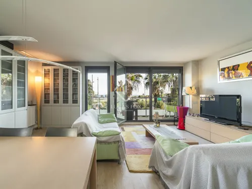 Excellent 4-bedroom apartment with 8 m² terrace for sale in Diagonal Mar, Barcelona