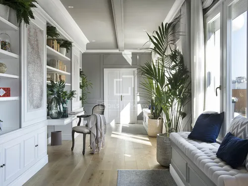 6 Bedrooms Apartment in Via Augusta