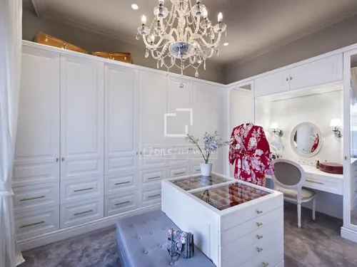 6 Bedrooms Apartment in Via Augusta