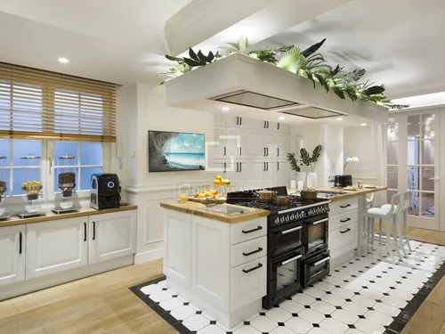 6 Bedrooms Apartment in Via Augusta