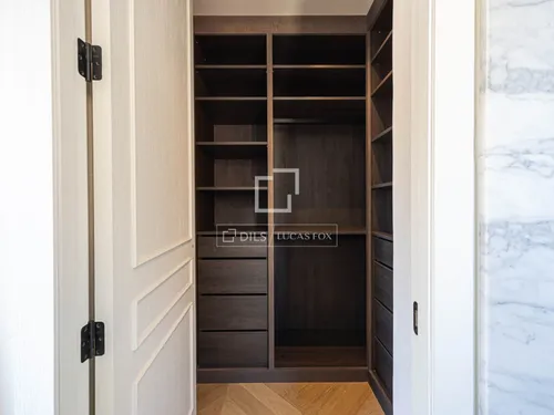 4 Bedrooms Apartment in Passeig de Sant Joan