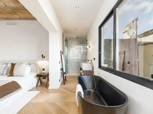 4 Bedrooms Apartment in Passeig de Sant Joan