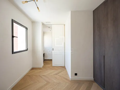 4 Bedrooms Apartment in Passeig de Sant Joan