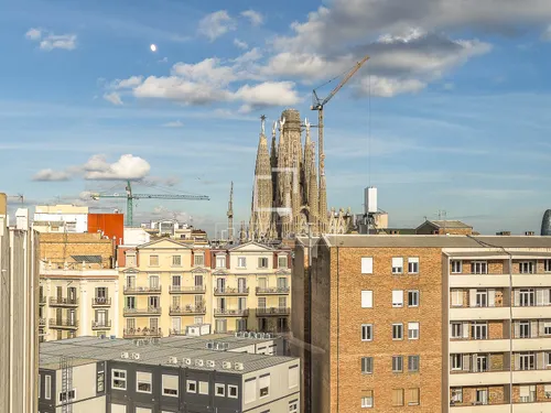 4 Bedrooms Apartment in Passeig de Sant Joan