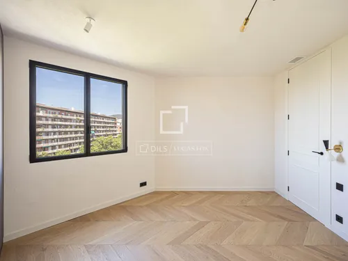 4 Bedrooms Apartment in Passeig de Sant Joan