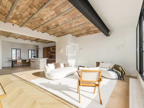 4 Bedrooms Apartment in Passeig de Sant Joan