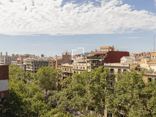 4 Bedrooms Apartment in Passeig de Sant Joan