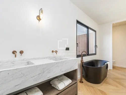 4 Bedrooms Apartment in Passeig de Sant Joan