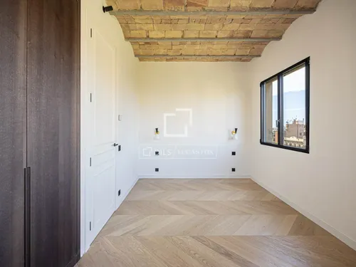 4 Bedrooms Apartment in Passeig de Sant Joan