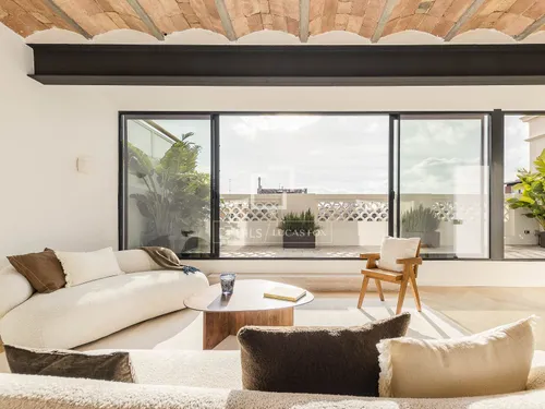 4 Bedrooms Apartment in Passeig de Sant Joan