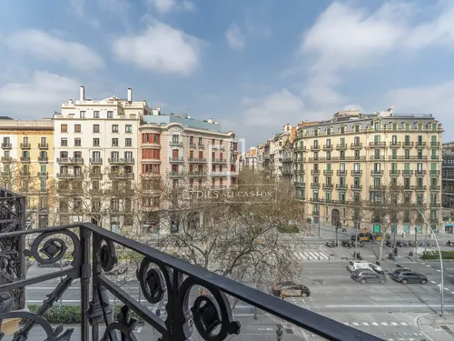 4 Bedrooms Apartment in Gran Via de les Corts Catalanes