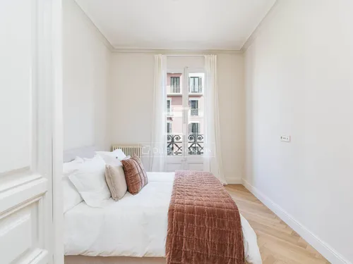 4 Bedrooms Apartment in Gran Via de les Corts Catalanes