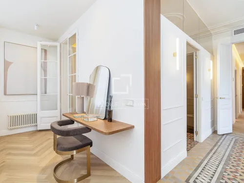 4 Bedrooms Apartment in Gran Via de les Corts Catalanes