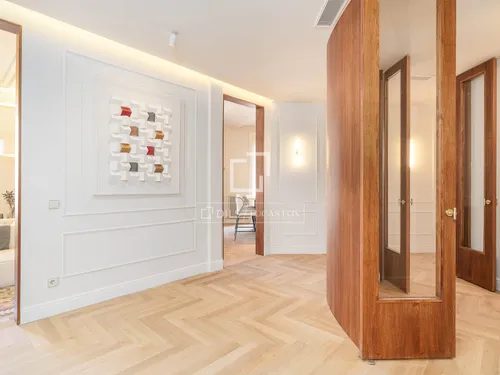 4 Bedrooms Apartment in Gran Via de les Corts Catalanes