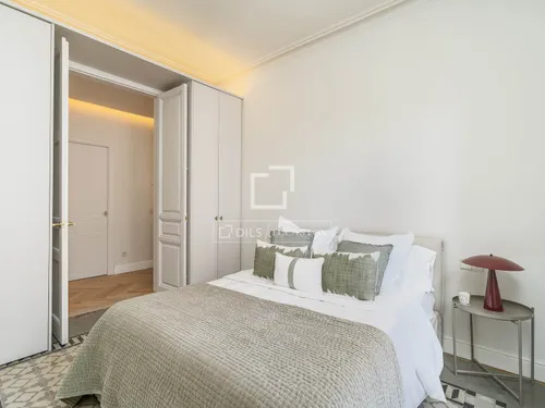 4 Bedrooms Apartment in Gran Via de les Corts Catalanes