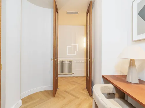 4 Bedrooms Apartment in Gran Via de les Corts Catalanes