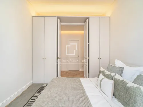 4 Bedrooms Apartment in Gran Via de les Corts Catalanes