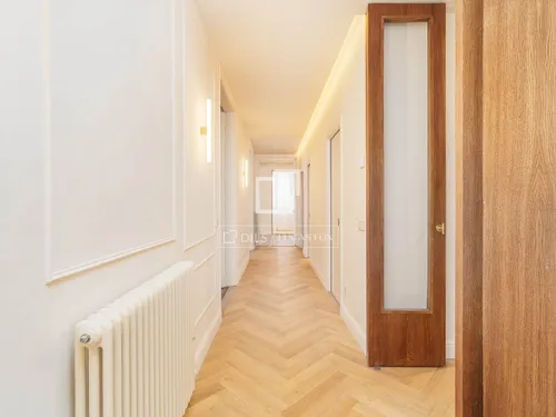 4 Bedrooms Apartment in Gran Via de les Corts Catalanes