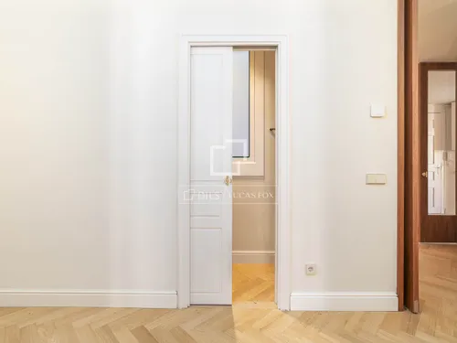 4 Bedrooms Apartment in Gran Via de les Corts Catalanes