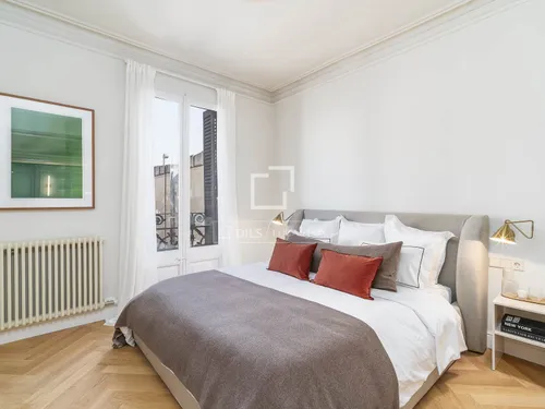 4 Bedrooms Apartment in Gran Via de les Corts Catalanes