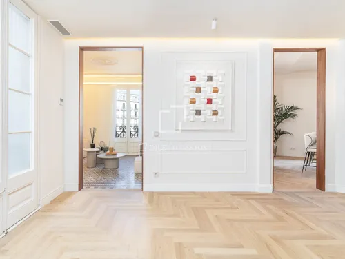 4 Bedrooms Apartment in Gran Via de les Corts Catalanes