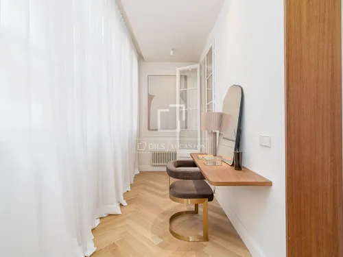 4 Bedrooms Apartment in Gran Via de les Corts Catalanes