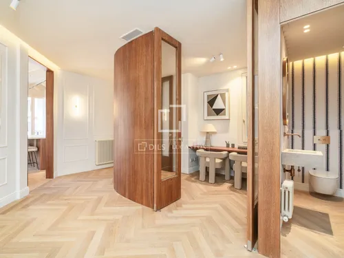 4 Bedrooms Apartment in Gran Via de les Corts Catalanes