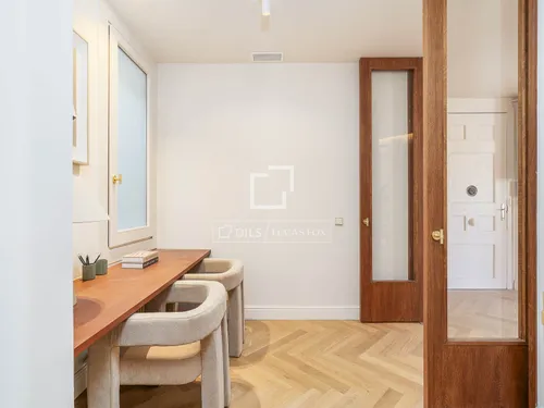 4 Bedrooms Apartment in Gran Via de les Corts Catalanes