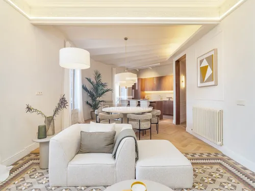 4 Bedrooms Apartment in Gran Via de les Corts Catalanes