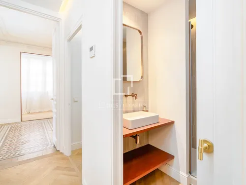 4 Bedrooms Apartment in Gran Via de les Corts Catalanes