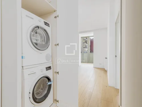 2 Bedrooms Apartment in Rambla Catalunya