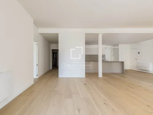 2 Bedrooms Apartment in Rambla Catalunya