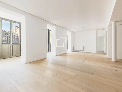 New build 2 Bedroom apartment with 38m² terrace for sale in Eixample Right