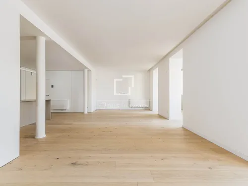 2 Bedrooms Apartment in Rambla Catalunya