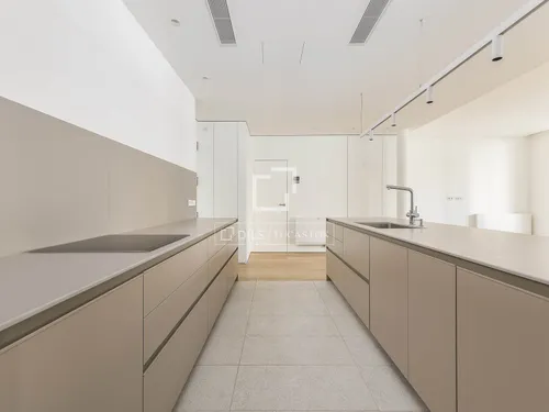 2 Bedrooms Apartment in Rambla Catalunya